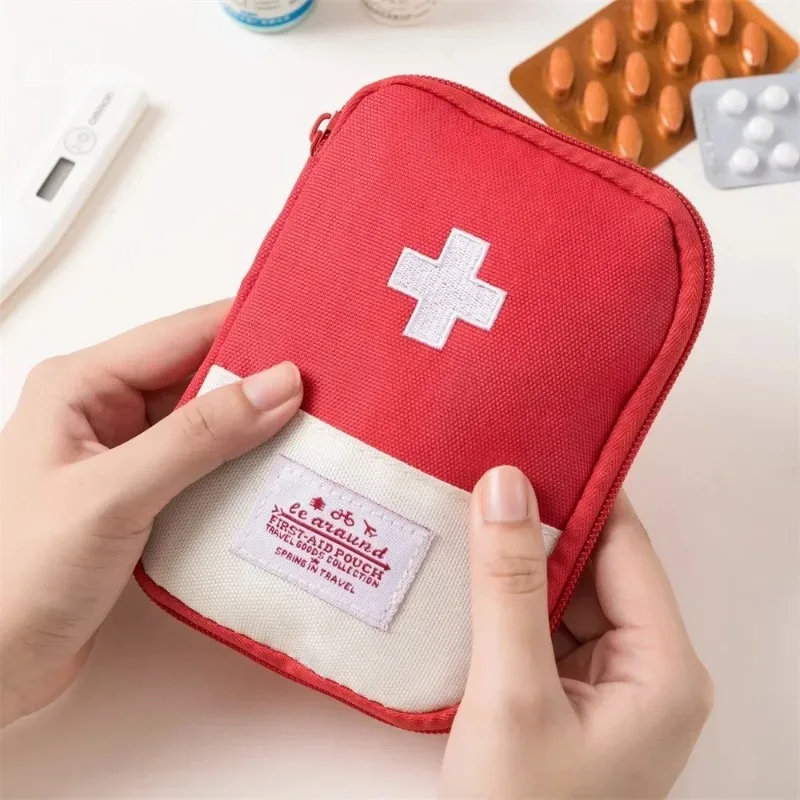 Portable First Aid Kit Bags Me - огляд і ціна Medical Scissors